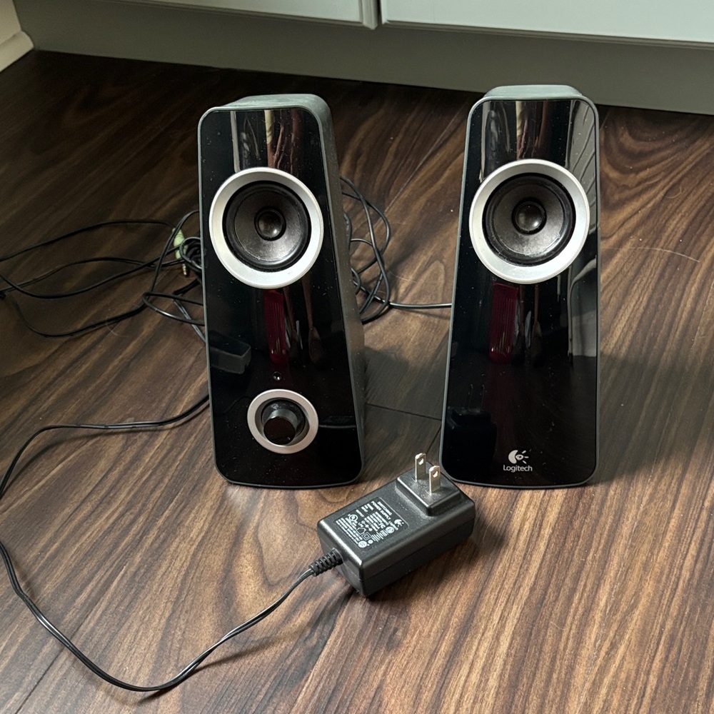Logitech Glossy Black Dual Speakers